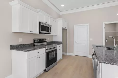Kitchen - 374 Long Meadow Dr, Loris, SC 29569 photo 3 of 4