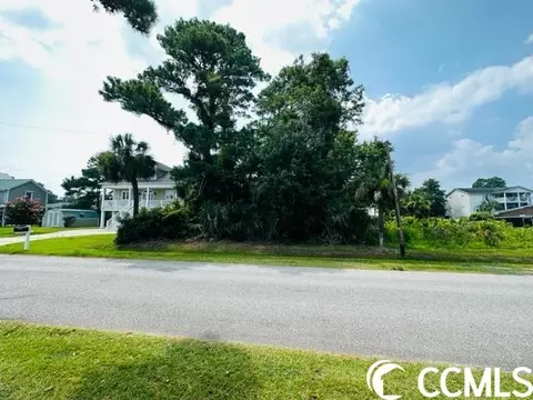 614 Lakeside Dr, Surfside Beach, SC 29575
