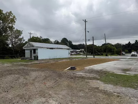 211 E Main St, Kingstree, SC 29556 photo 2