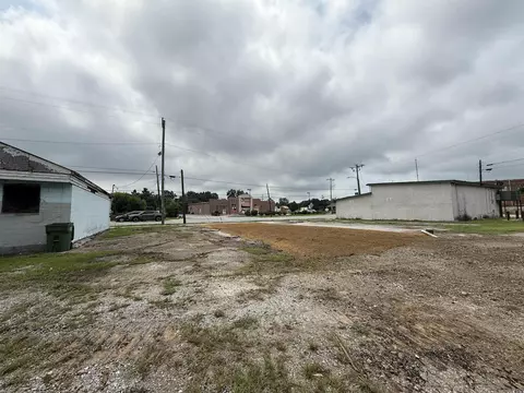 211 E Main St, Kingstree, SC 29556 photo 3