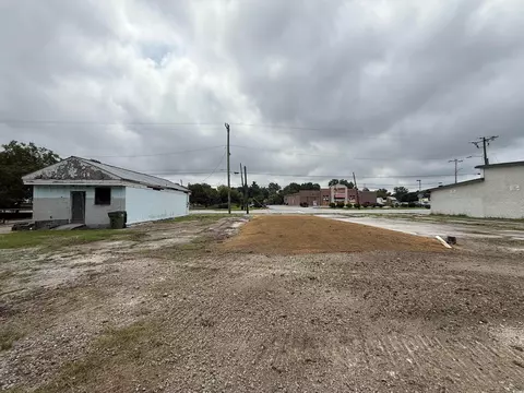 211 E Main St, Kingstree, SC 29556 photo 4