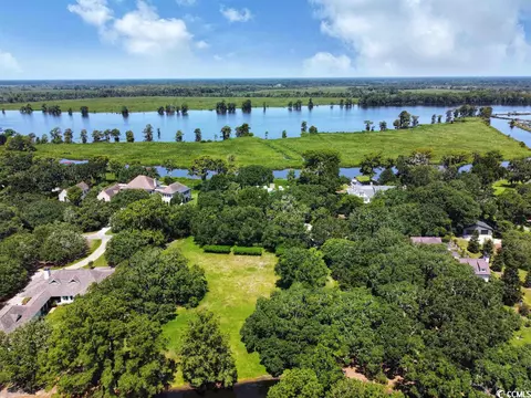 422 Rossdhu Ave, Pawleys Island, SC 29585