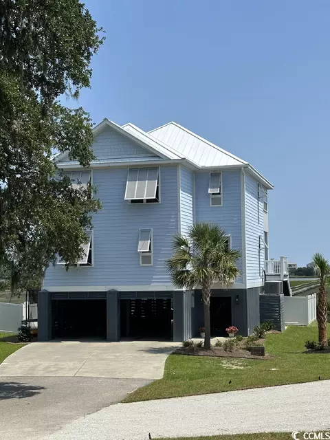 70 Newcastle Ln, Pawleys Island, SC 29585