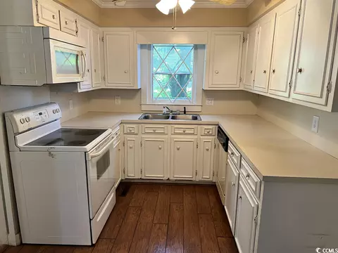 238 E Wine St, Mullins, SC 29574 photo 5