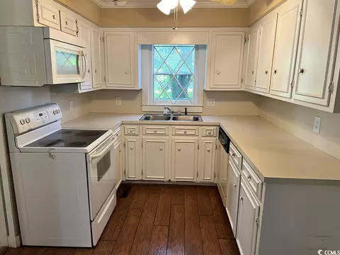 238 E Wine St, Mullins, SC 29574 photo 5