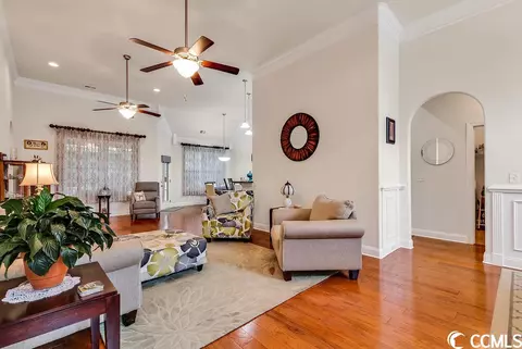517 Kessinger Dr, Surfside Beach, SC 29575 photo 2