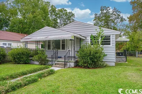 914 Maple St, Mullins, SC 29574