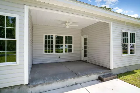 304 Concorde Dr, Georgetown, SC 29440 photo 3