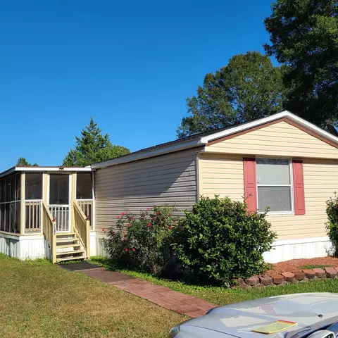7547 Lacey Dr, Myrtle Beach, SC 29588