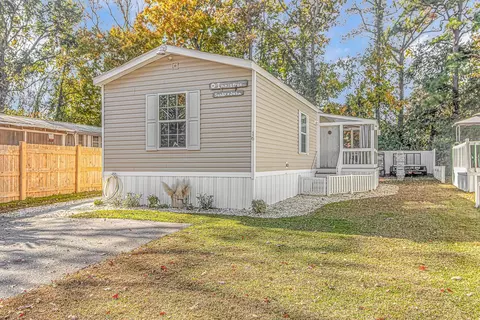 16 Shamrock Cir, Murrells Inlet, SC 29576