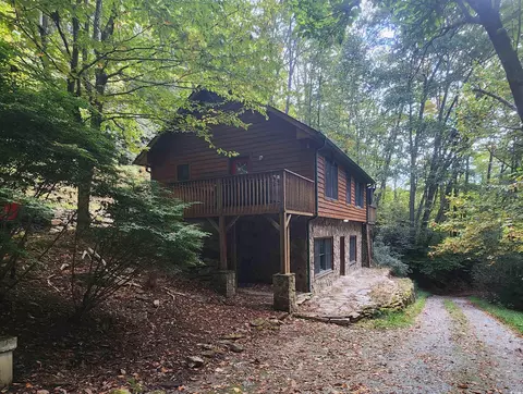900 Bentley Rd, Sugar Grove, NC 28679