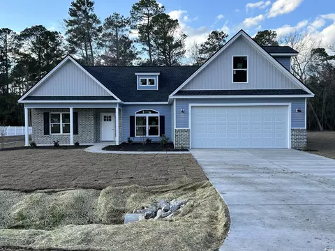 631 Longleaf Dr, Loris, SC 29569