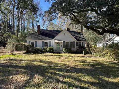 114 Cooper St, Kingstree, SC 29556