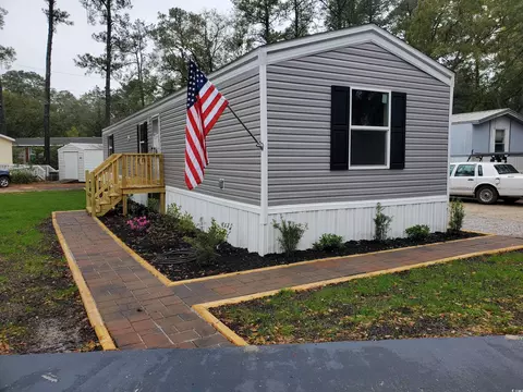 489 Clubhouse Dr, Garden City Beach, SC 29576