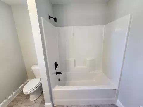 Bath - 370 Long Meadow Dr, Loris, SC 29569 photo 8 of 8