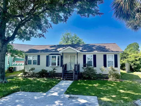 802 Main Sail Ct, Murrells Inlet, SC 29576