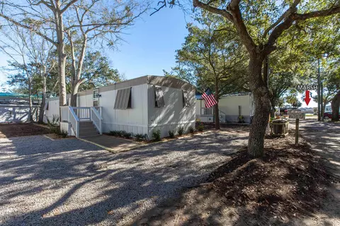 321 Yucca Cir, Murrells Inlet, SC 29576