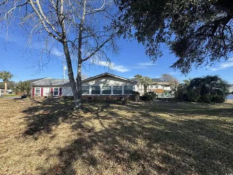 204 Flamingo Rd, Surfside Beach, SC 29575