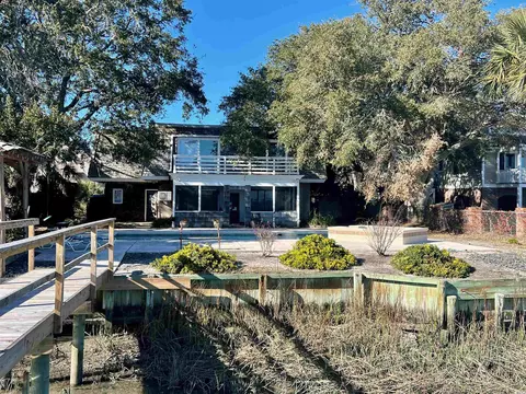 648 N Creekside Dr, Murrells Inlet, SC 29576