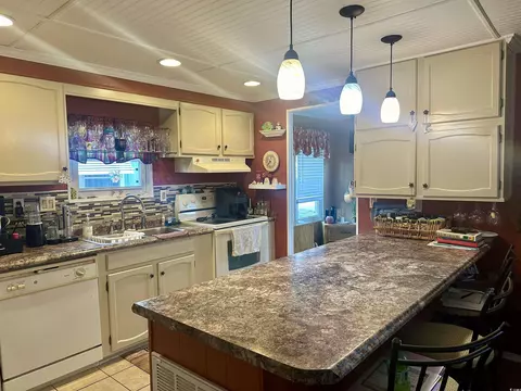 367 E Lake Dr, Surfside Beach, SC 29575 photo 4