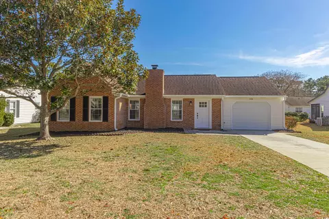 156 Woodlake Dr, Murrells Inlet, SC 29576