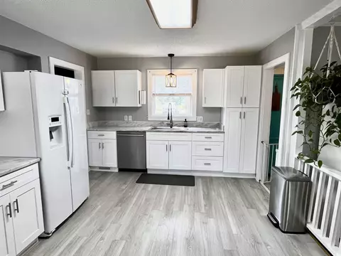 Kitchen - 108 Johnstone Ln, Georgetown, SC 29440 photo 2 of 5