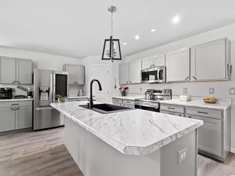 Kitchen - 532 Dundalk Dr, Conway, SC 29526 photo 2 of 2