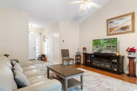 Living - 923 Oglethorpe Dr, Conway, SC 29527 photo 3 of 4