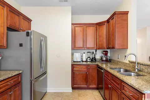 Kitchen - 923 Oglethorpe Dr, Conway, SC 29527 photo 2 of 4