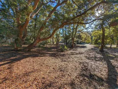 449 Lakeshore Dr, Pawleys Island, SC 29585
