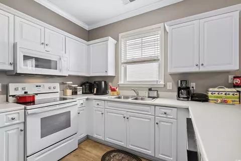 Kitchen - 302 Kiskadee Loop #E, Conway, SC 29526 photo 5 of 6