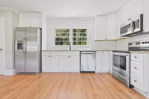 Kitchen - 5652 Main St, Loris, SC 29569 photo 2 of 3