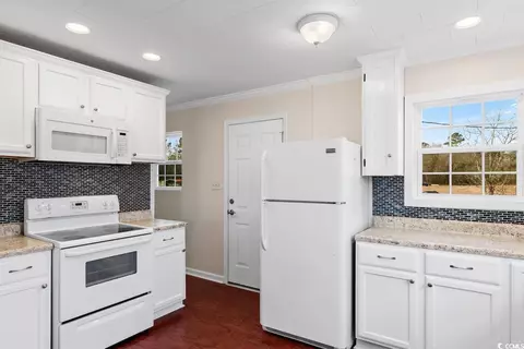 Kitchen - 7801 Bay Rd, Gresham, SC 29546 photo 2 of 4