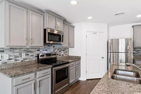 Kitchen - 3229 Holly Loop, Conway, SC 29527 photo 5 of 6
