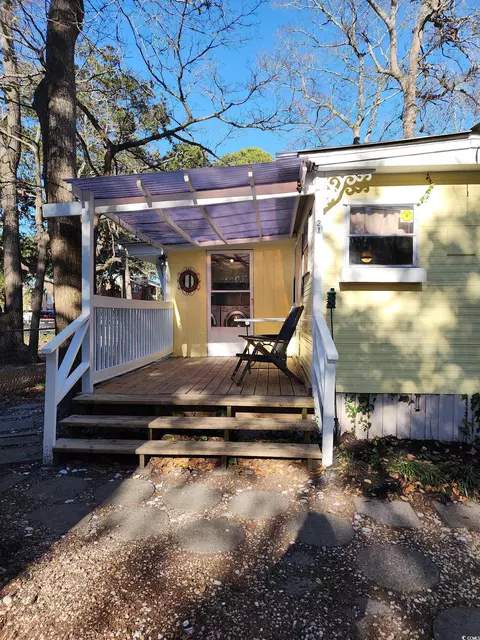 811 N 16th Ave N, Surfside Beach, SC 29575