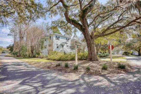 11 Mandarin Ct, Pawleys Island, SC 29585