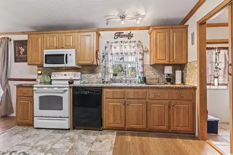 347 Bright Leaf Rd, Loris, SC 29569 photo 14