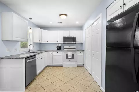 Kitchen - 4375 Harrelson Ave, Loris, SC 29569 photo 3 of 3