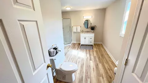 Bath - 3602 Claussen Rd, Florence, SC 29505 photo 6 of 7