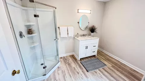 Bath - 3602 Claussen Rd, Florence, SC 29505 photo 7 of 7