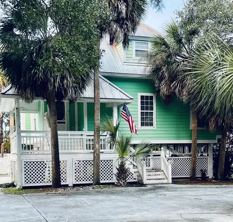 538 Hammock Ave, Murrells Inlet, SC 29576