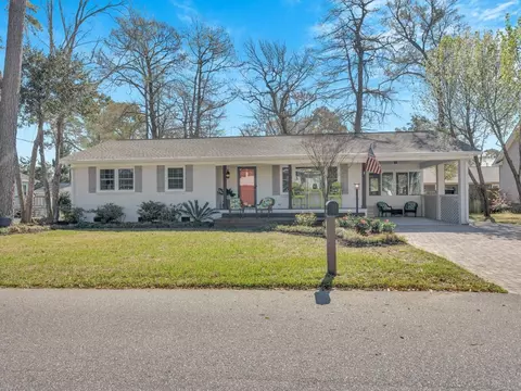 1013 Moss Dr, Surfside Beach, SC 29575