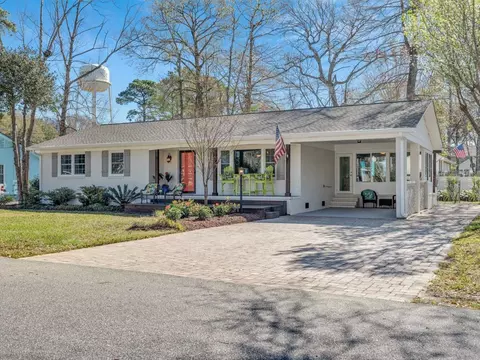 1013 Moss Dr, Surfside Beach, SC 29575 photo 2