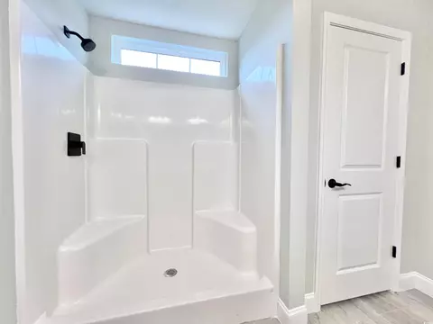 Bath - 1424 Nathan Dr, Loris, SC 29569 photo 3 of 4