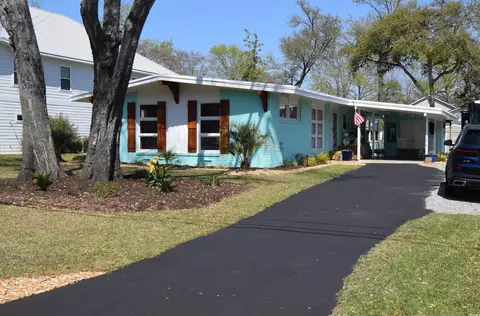 414 17th Ave N, Surfside Beach, SC 29575