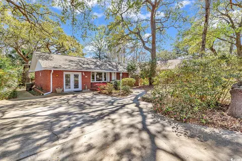 813 Hollywood Dr N, Surfside Beach, SC 29575
