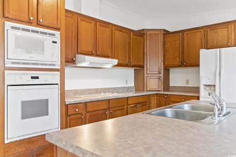 2038 Mockingbird Ln, Loris, SC 29569 photo 8