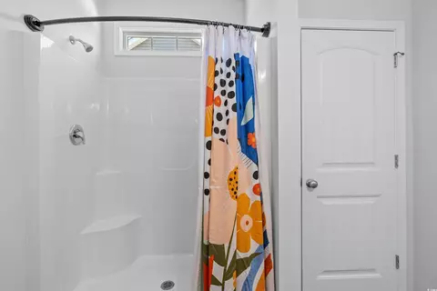 Bath - 382 Rycola Cir, Surfside Beach, SC 29575 photo 2 of 4
