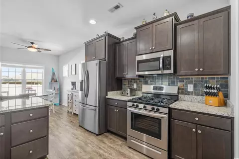 Kitchen - 382 Rycola Cir, Surfside Beach, SC 29575 photo 5 of 6