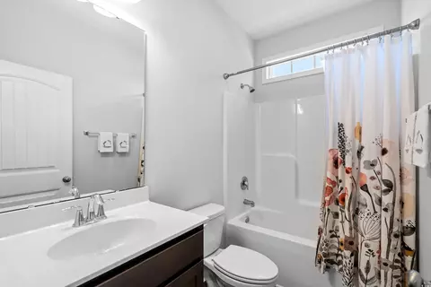 Bath - 382 Rycola Cir, Surfside Beach, SC 29575 photo 3 of 4